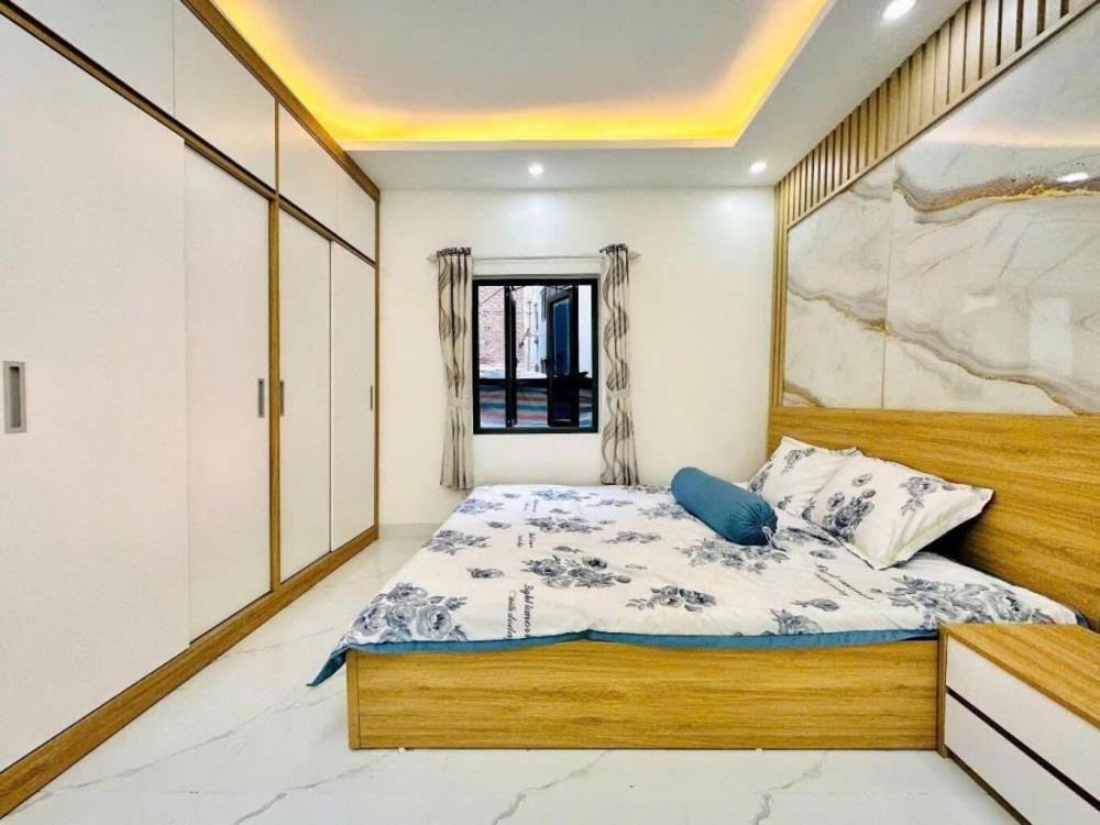 Bán nhà phố Bạch Mai - Ngõ thông, 15m ra ô tô - 3 gác, thoáng
