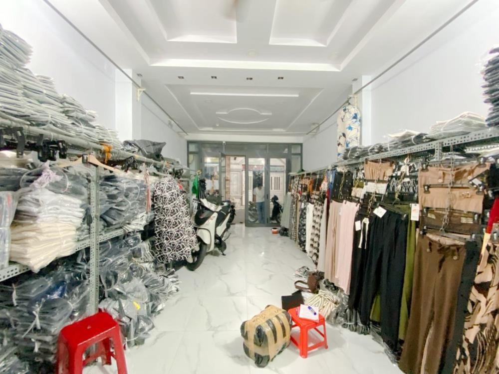 Bán Nhà Mặt Tiền Hồng Lạc, Tân Bình: 4 Tầng, 72m2, Giá 13.5 Tỷ