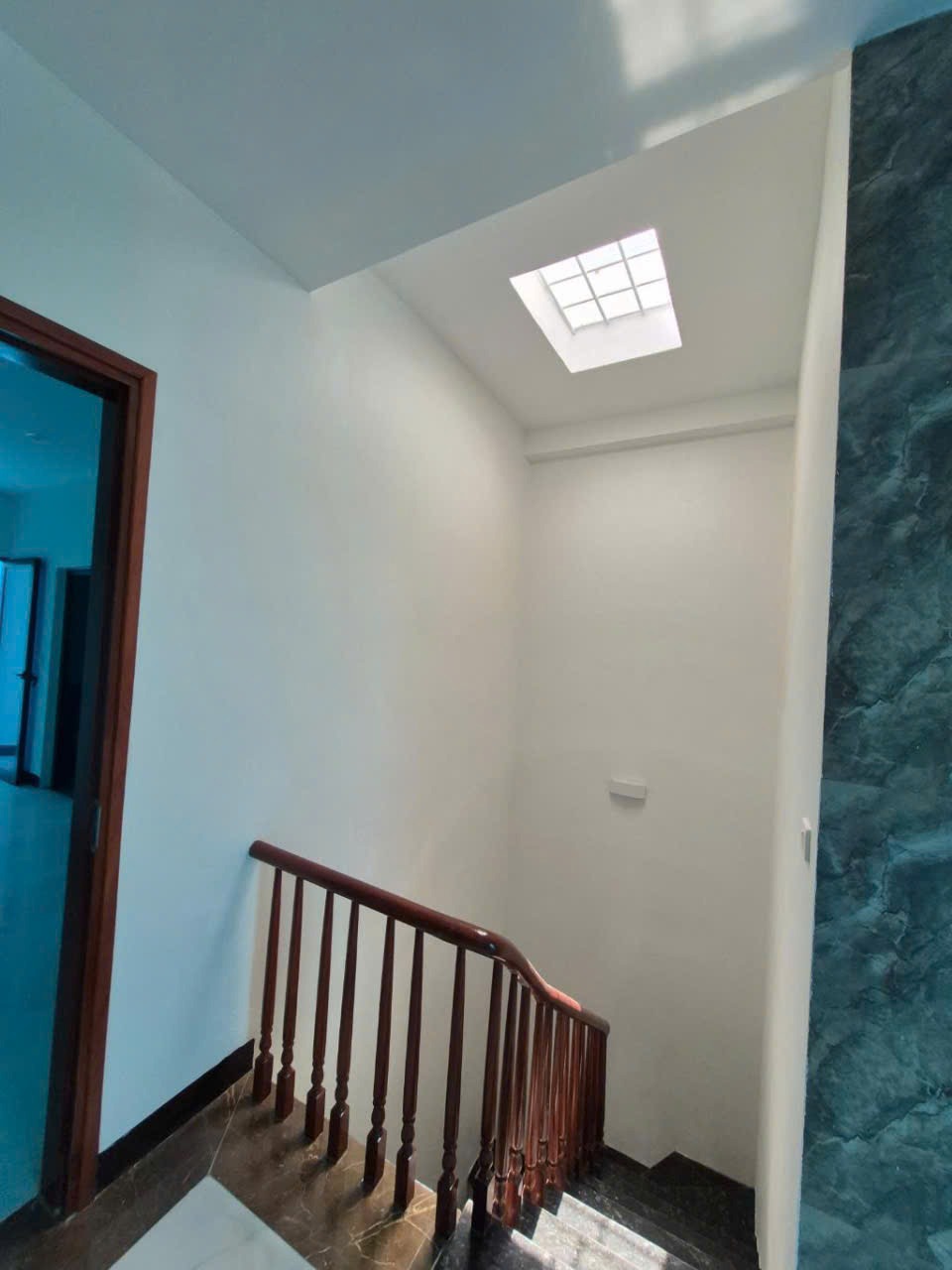 Nhà xây mới 6 tầng, thang máy, gara ô tô - Đầu tư sinh lời tại Hoài Đức