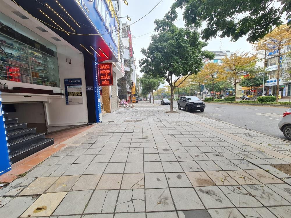 Bán nhà mặt phố Trung Kính 96m2, 6 tầng, mặt tiền 5.4m - Giá 67.5 tỷ