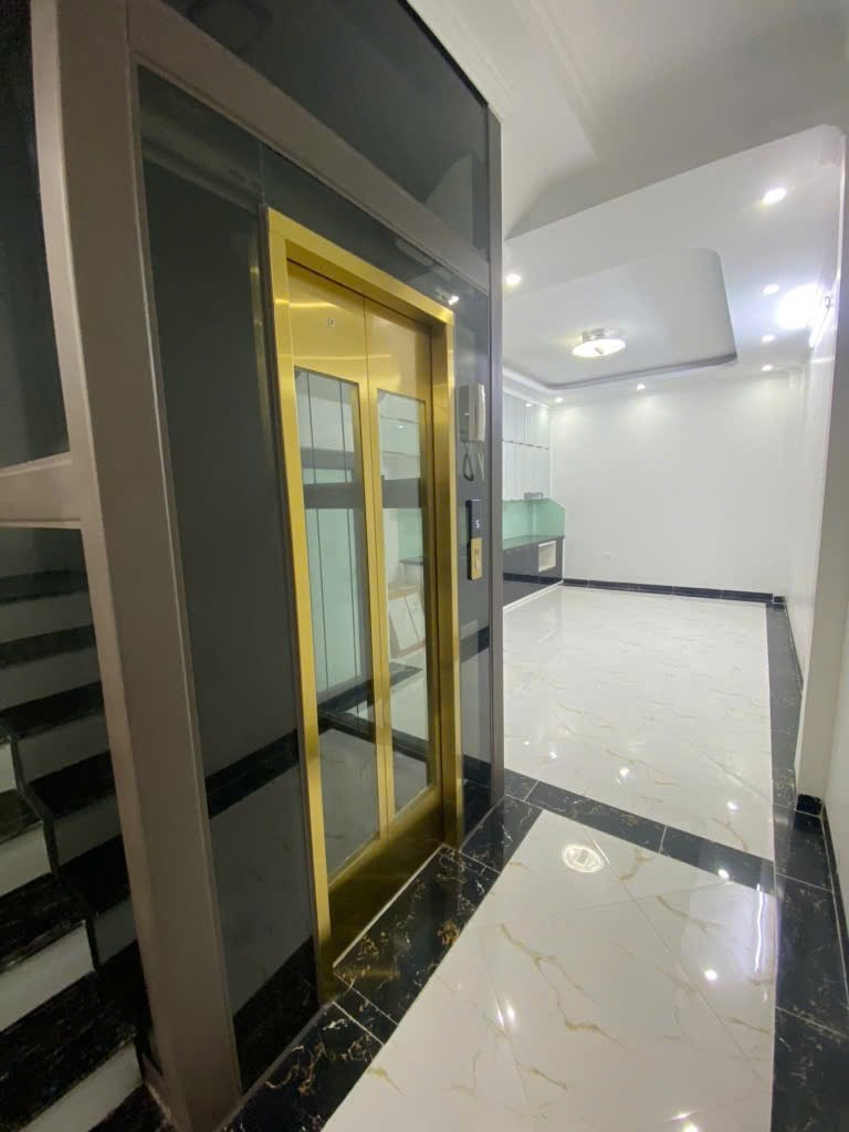 Nhà đẹp Tây Hồ, 3 bước ra Chợ Hoa Quảng Bá - Hiếm có, full nội thất