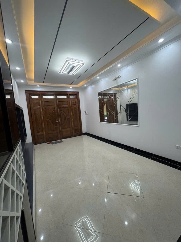 Nhà đẹp Tây Hồ, 3 bước ra Chợ Hoa Quảng Bá - Hiếm có, full nội thất