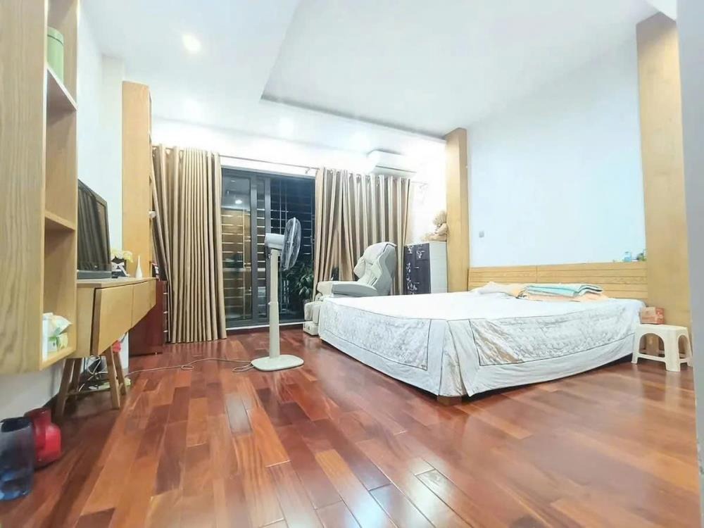 Siêu phẩm phân lô Hoàng Mai: 88m², 4 Tầng, Sân To, Giá Tốt