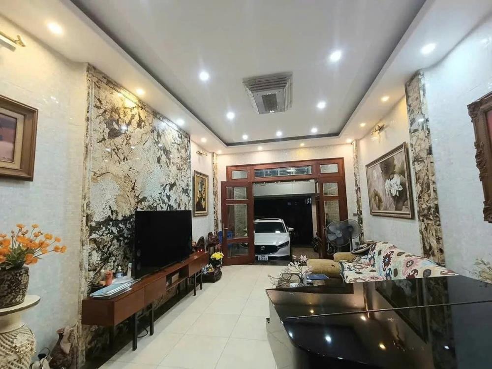 Siêu phẩm phân lô Hoàng Mai: 88m², 4 Tầng, Sân To, Giá Tốt