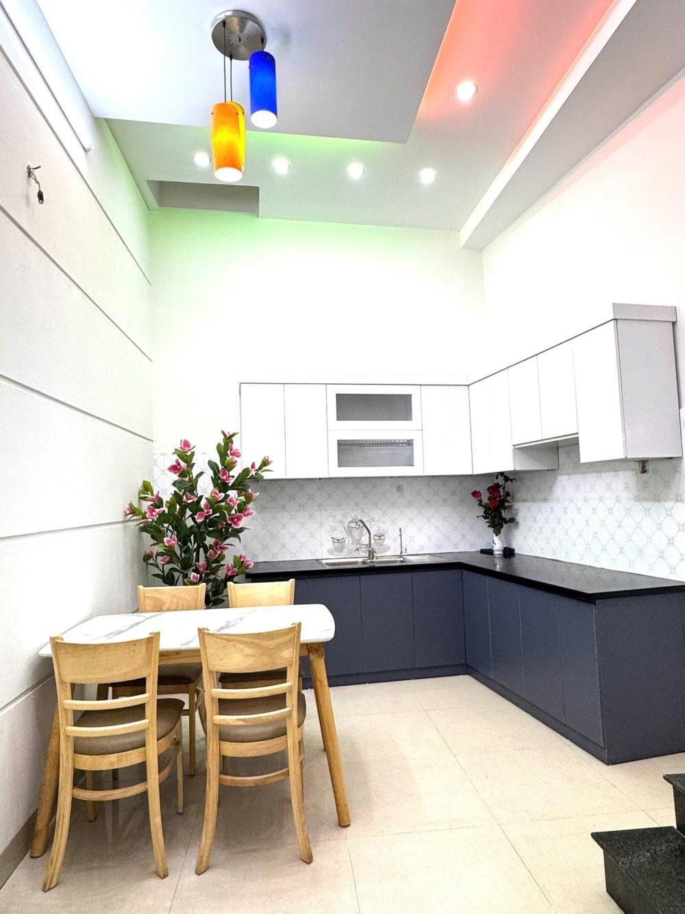 Bán nhà đẹp 5 tầng, lô góc thoáng, ngõ thông Hoàng Mai - 5 tỷ