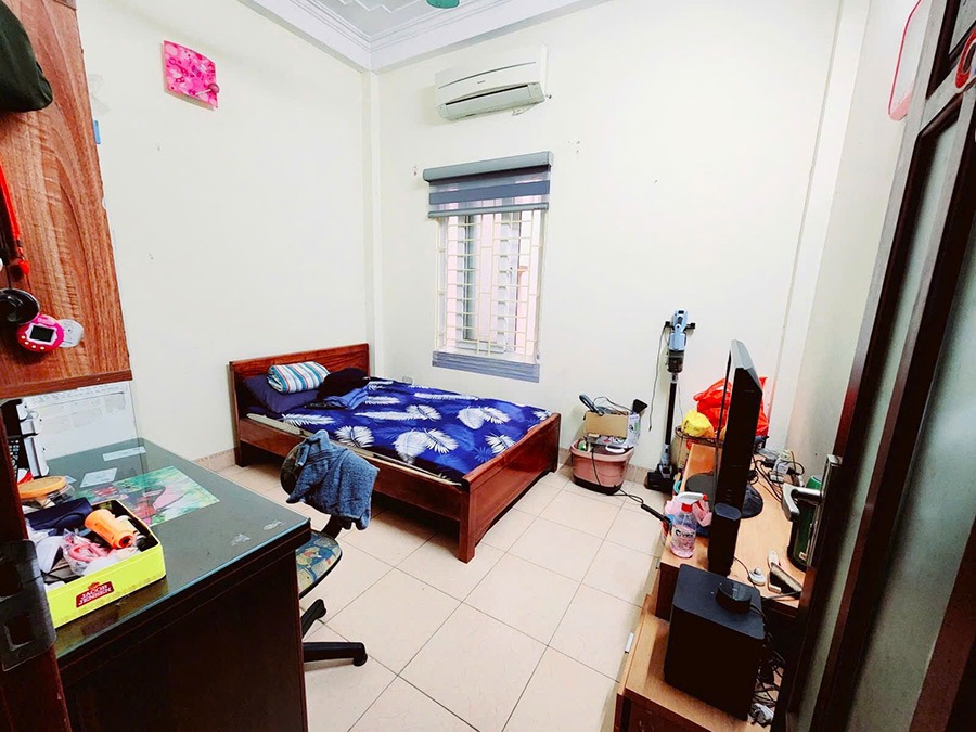 Hiếm - Nhà Hoàng Hoa Thám - Dân Xây - Ngõ Thông - Ô Tô Đỗ Gần - Giá Tốt