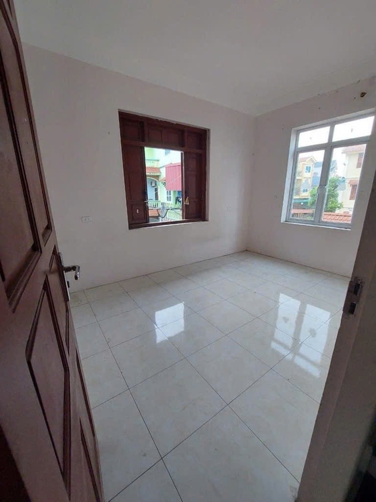 Bán Gấp Nhà Dương Xá - 58m2, 3 Tầng, MT 5m, 4.6 Tỷ - Vị Trí Đẹp