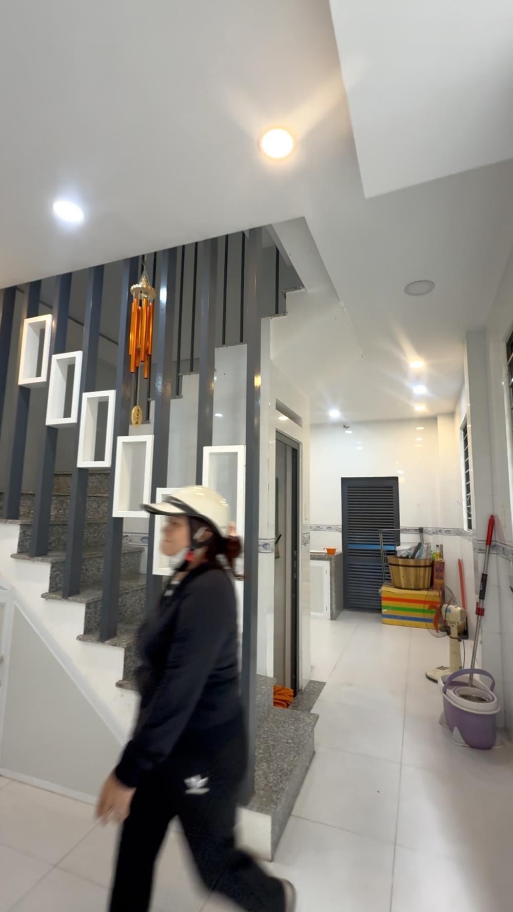 Nhà Mặt Tiền 4 Tầng, 8.6m - Huỳnh Văn Bánh - Vị Trí Đắc Địa - Giá 6.9 Tỷ