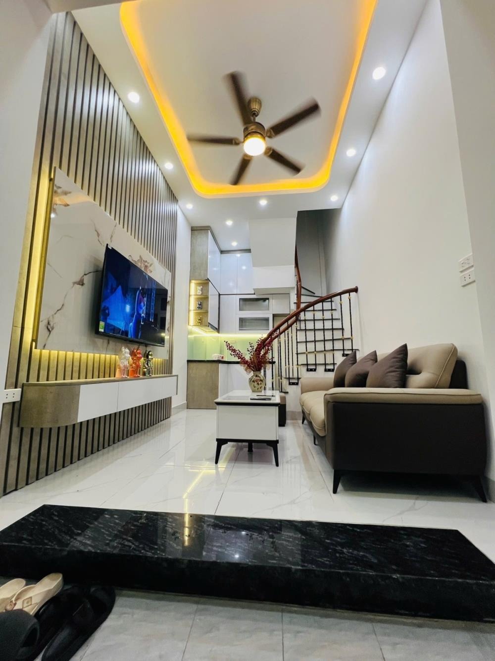 Nhà Đẹp Đống Đa 4 Tầng Full Nội Thất - Giá Tốt, Vị Trí Đắc Địa