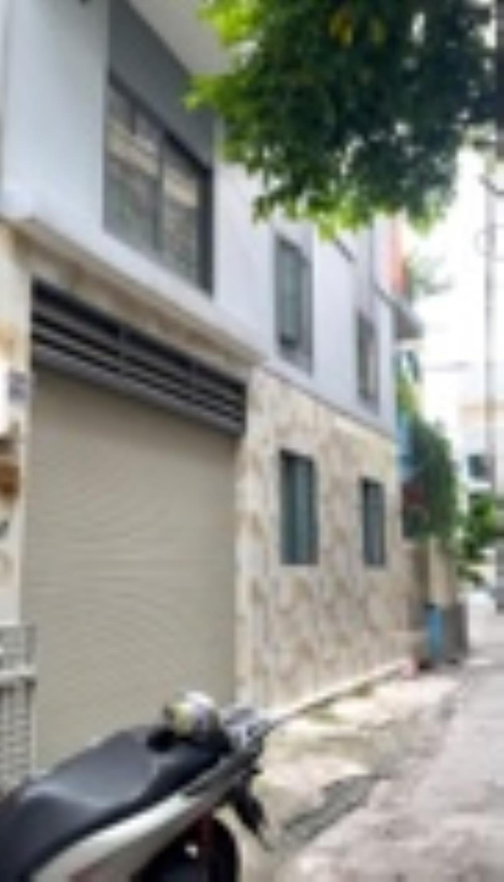Nhà Mặt Tiền 4 Tầng, 8.6m - Huỳnh Văn Bánh - Vị Trí Đắc Địa - Giá 6.9 Tỷ