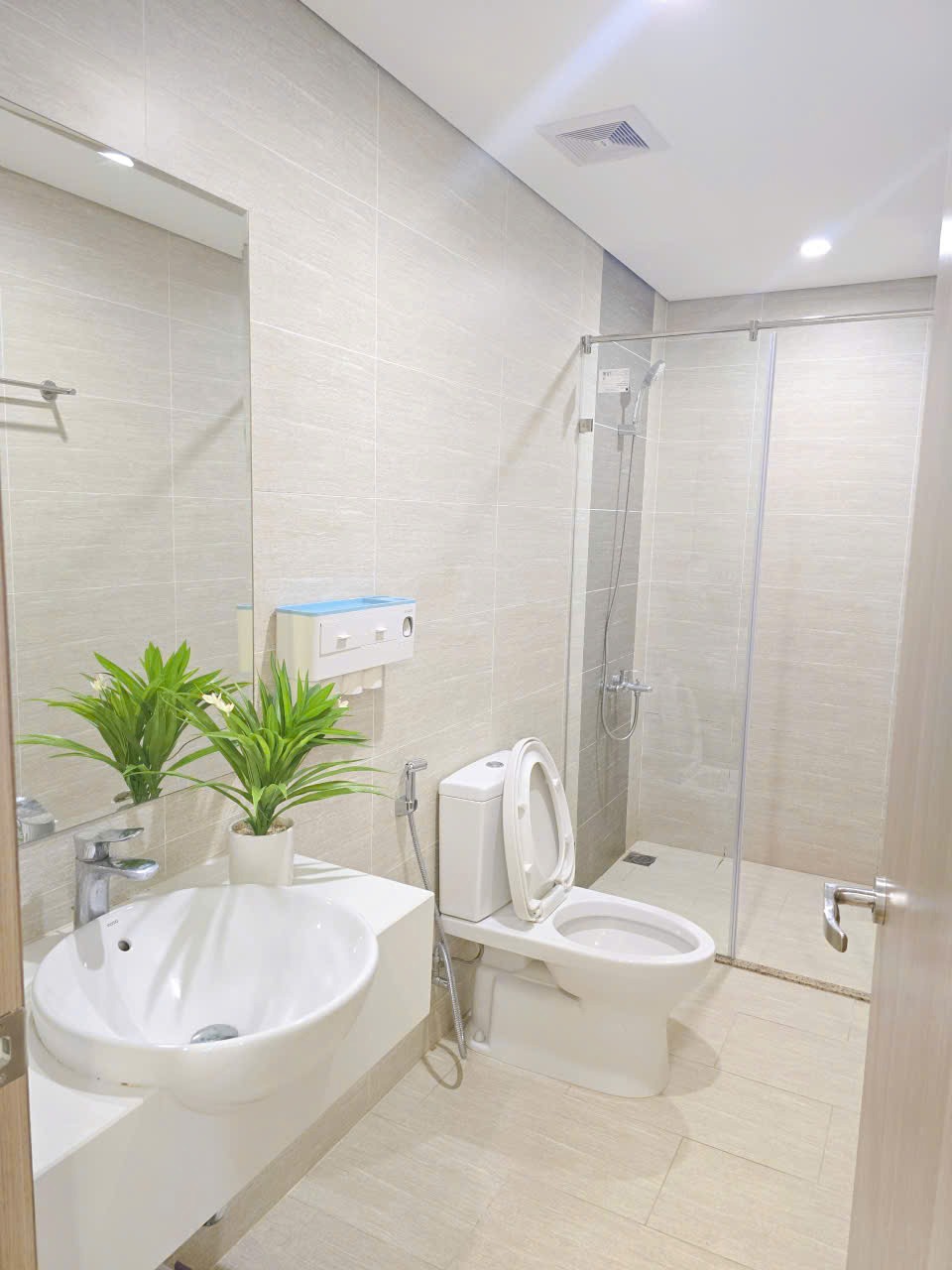 Bán Căn Hộ Lumi Hanoi: Giá Từ 2.2 Tỷ, Full Đồ, View Đẹp