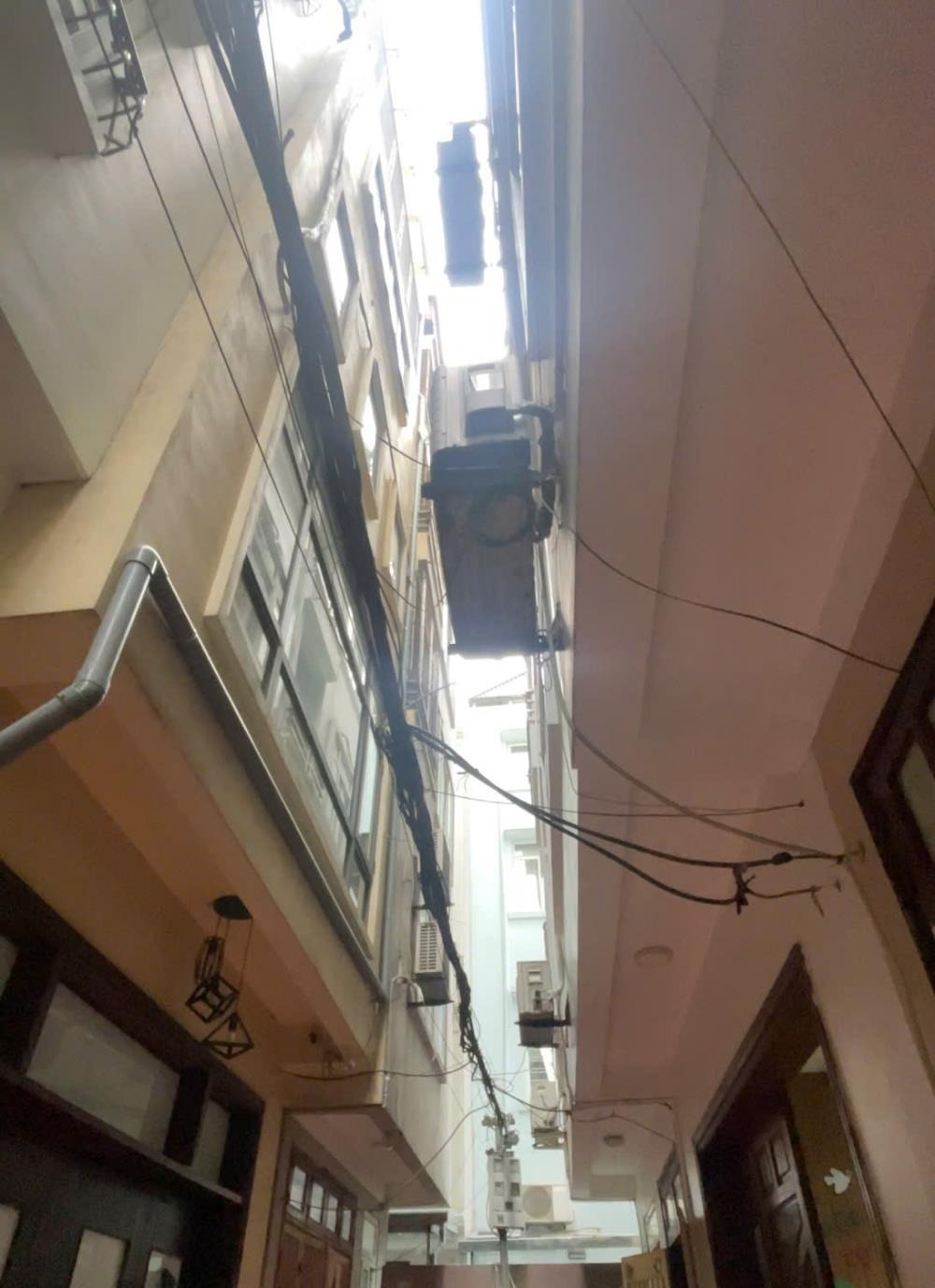 Bán Nhà Nguyễn Khánh Toàn, 38m2, 4 Tầng, 7.5 Tỷ - Vị Trí Đẹp, Pháp Lý Sổ Đỏ