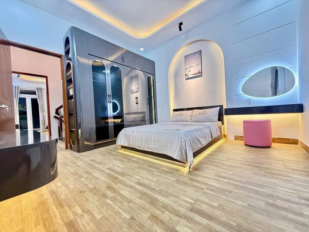 Nhà Full Nội Thất Cao Cấp Q12 - 5.7 Tỷ - Vị Trí Đẹp