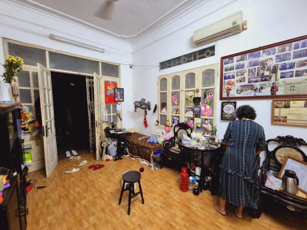 Bán Gấp Nhà Tây Sơn - Đống Đa: 3 Tầng, Ô Tô Đỗ Cửa, Giá 7 Tỷ