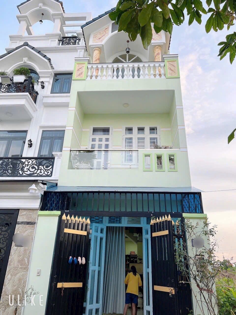 Bán nhà 1 trệt 2 lầu Củ Chi - Vị trí đẹp, tiện ích đầy đủ