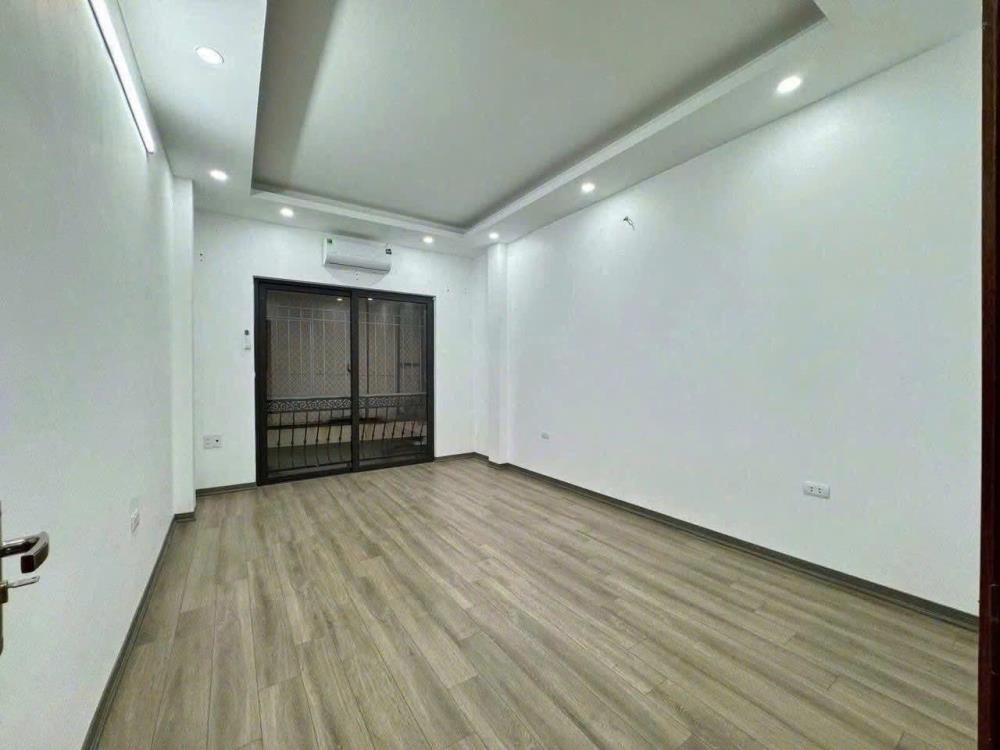 Cho Thuê Nhà 6 Tầng Phố La Thành, Đống Đa - 19.5tr/tháng - 0937.158.386