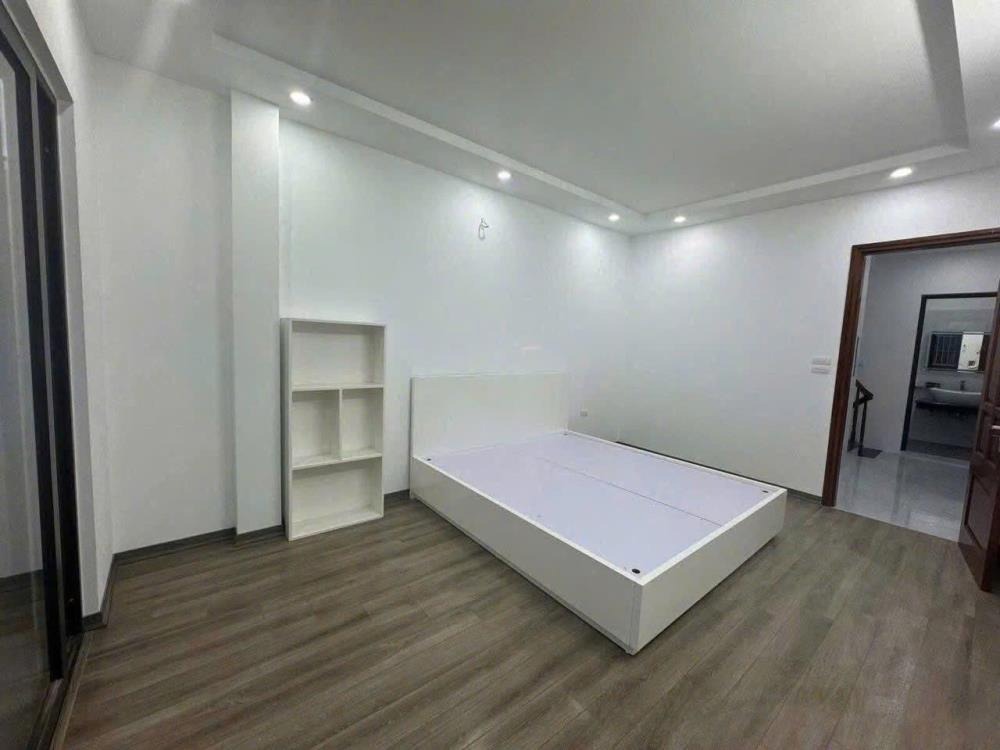 Cho Thuê Nhà 6 Tầng Phố La Thành, Đống Đa - 19.5tr/tháng - 0937.158.386