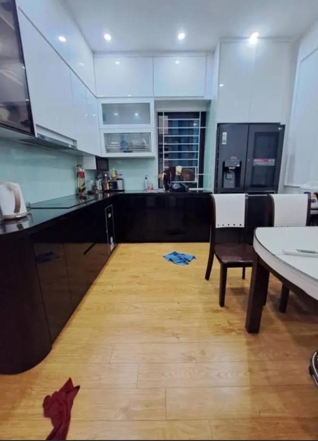 Bán Nhà Phố Đống Đa 36m2, 5 Tầng, Ô Tô Đỗ Cửa, Giá 15.5 Tỷ