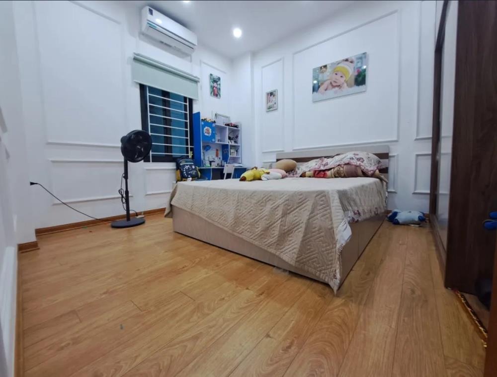Bán Nhà Phố Đống Đa 36m2, 5 Tầng, Ô Tô Đỗ Cửa, Giá 15.5 Tỷ