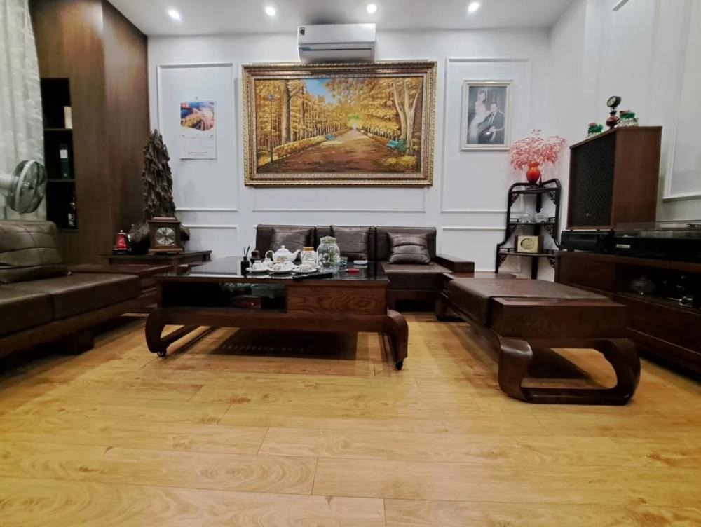 Bán Nhà Phố Đống Đa 36m2, 5 Tầng, Ô Tô Đỗ Cửa, Giá 15.5 Tỷ