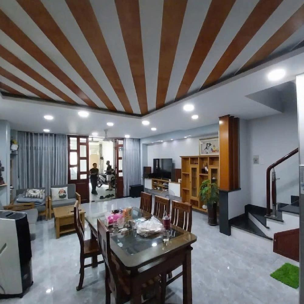 Nhà Mặt Tiền Quận 12: 5x17m, 3 Tầng - Giá 5.8 Tỷ (Giảm 400tr)