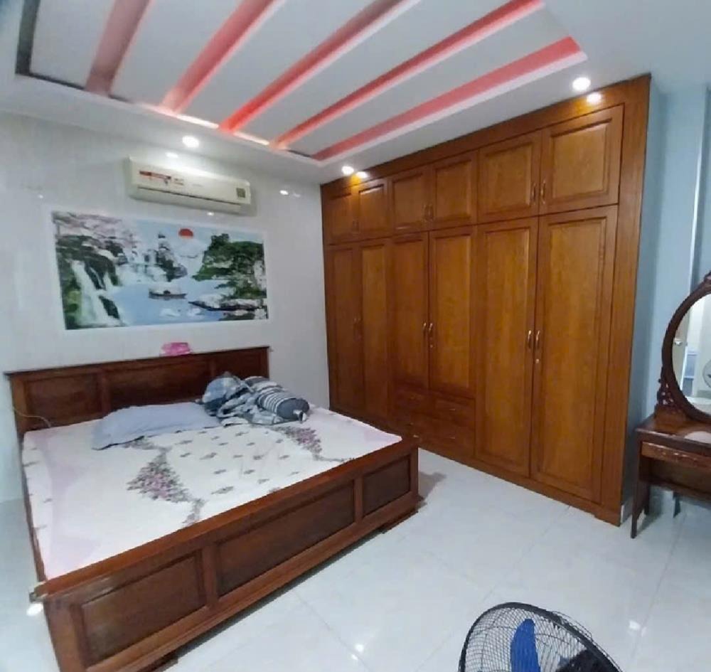 Nhà Mặt Tiền Quận 12: 5x17m, 3 Tầng - Giá 5.8 Tỷ (Giảm 400tr)