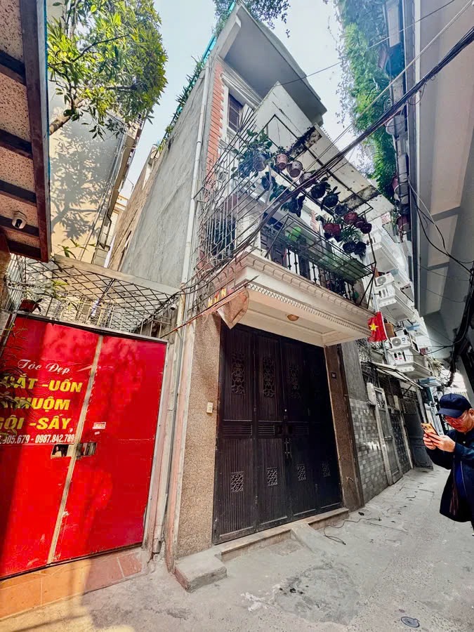 Nhà Đẹp Full Nội Thất, Vị Trí Đắc Địa Lê Thanh Nghị - Giá Tốt, Sổ Sẵn