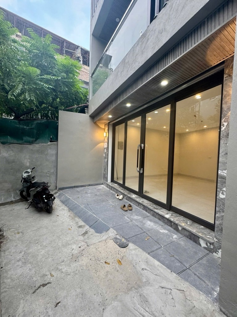 Bán Nhà Đẹp Tân Mai: 82m² 5 Tầng Thang Máy, Giá 13.88 Tỷ