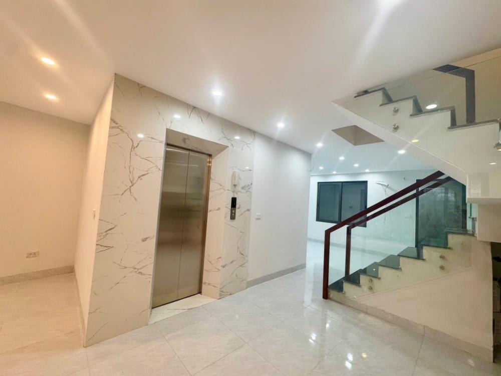 Bán Nhà Đẹp Tân Mai: 82m² 5 Tầng Thang Máy, Giá 13.88 Tỷ