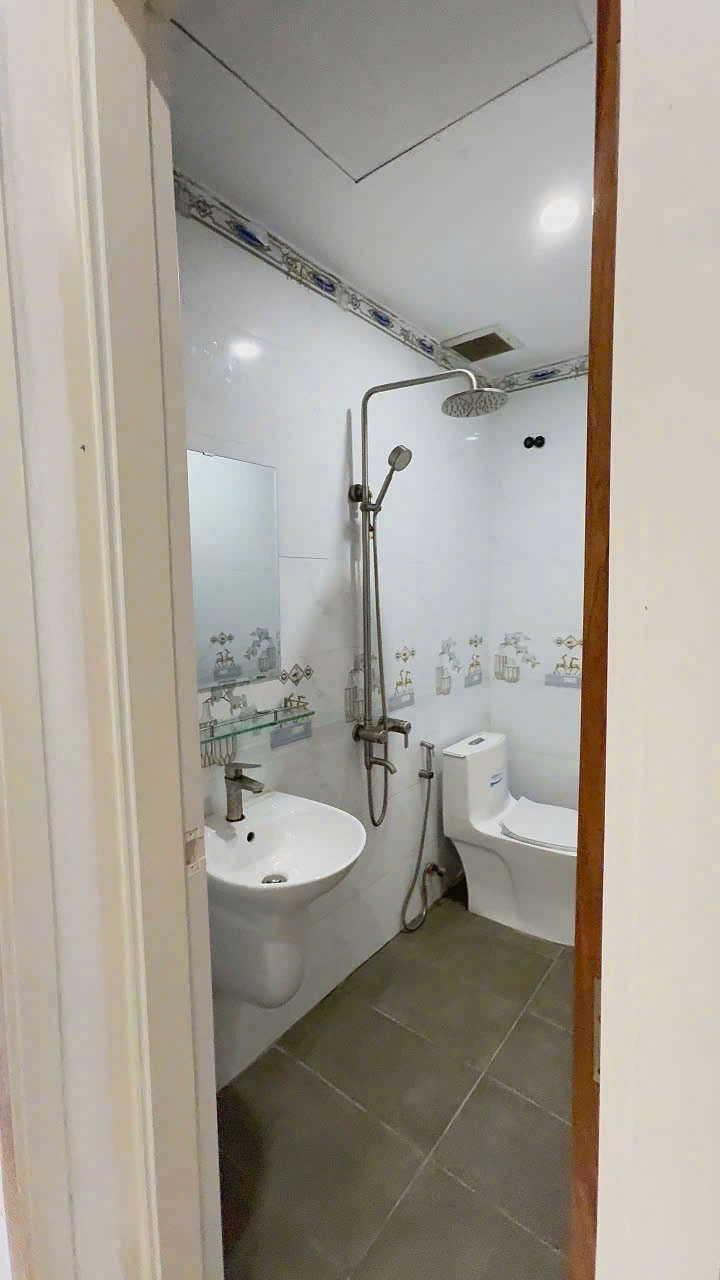 Chính chủ bán nhà 4x10m, 2PN, 2WC, Xuân Thới Thượng, đường ô tô, giá tốt