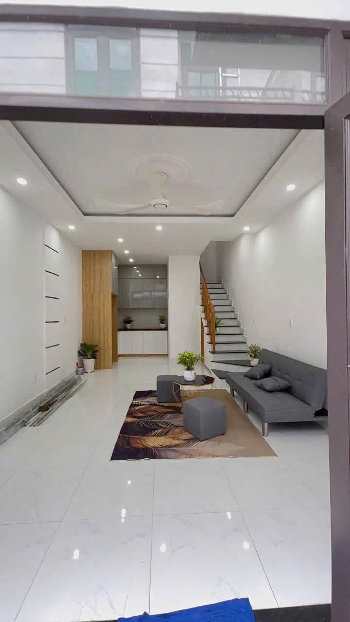 Chính chủ bán nhà 4x10m, 2PN, 2WC, Xuân Thới Thượng, đường ô tô, giá tốt