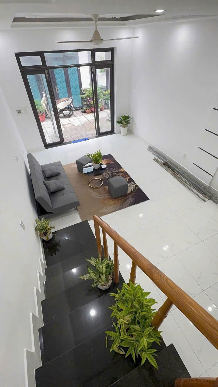 Chính chủ bán nhà 4x10m, 2PN, 2WC, Xuân Thới Thượng, đường ô tô, giá tốt
