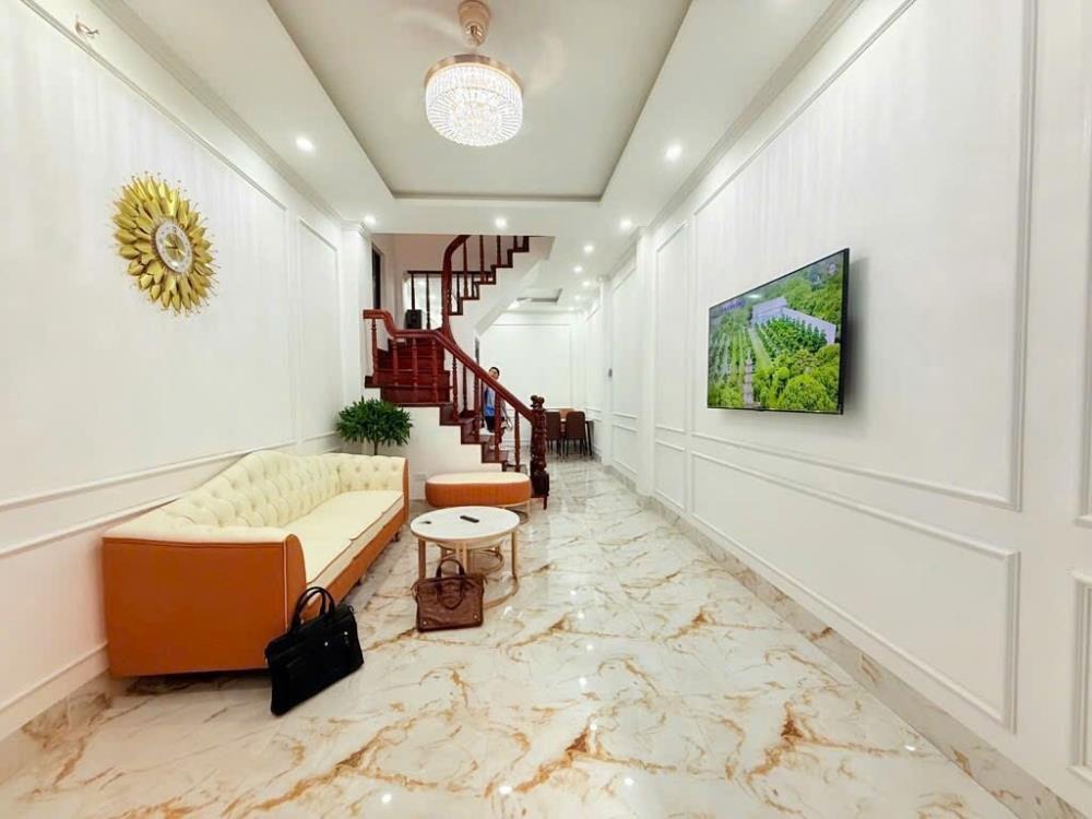 Nhà Đẹp Đội Cấn - 36m2 x 5 Tầng - Full Nội Thất - Giá Tốt
