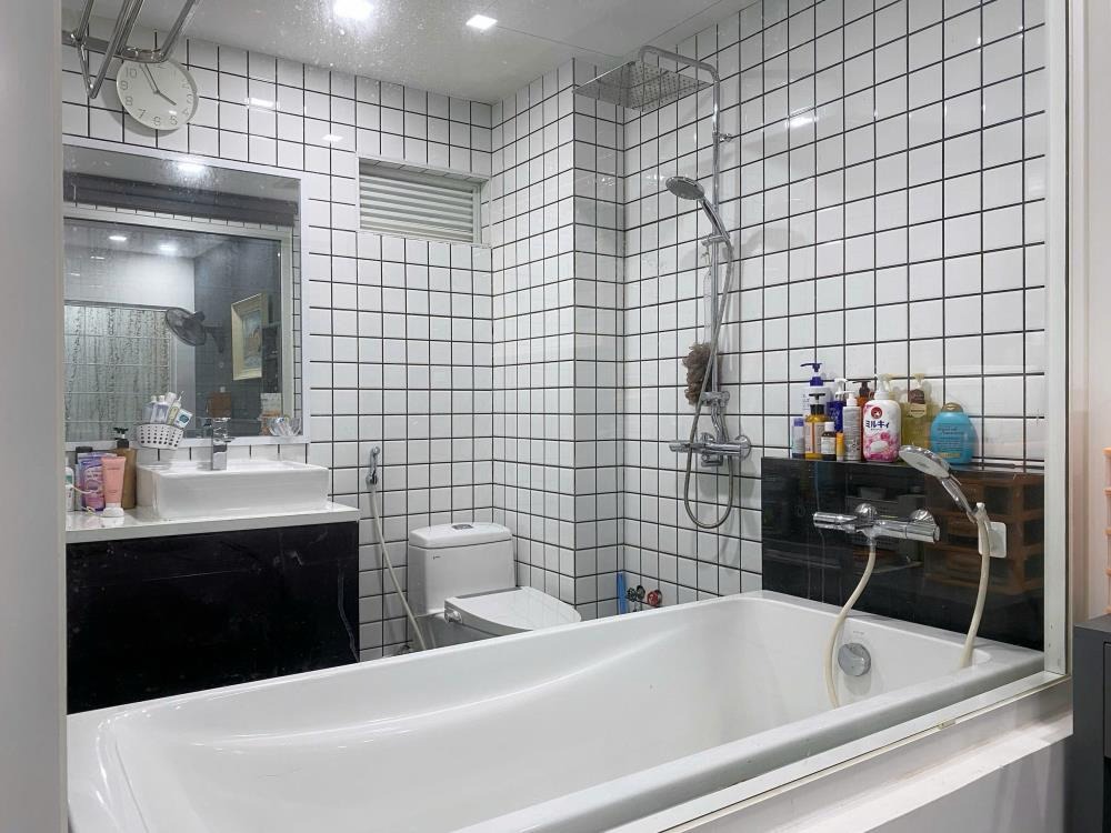 Bán Gấp Nhà Mới Sửa 2 Tầng, 2PN, Gần Mặt Tiền Cô Giang, Giá 7.5 Tỷ