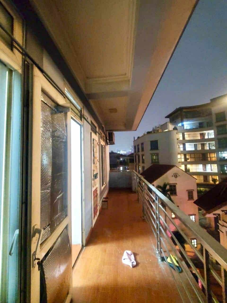 Siêu phẩm 6 Tầng - 137m² Xuân Thủy - Giá 30 Tỷ
