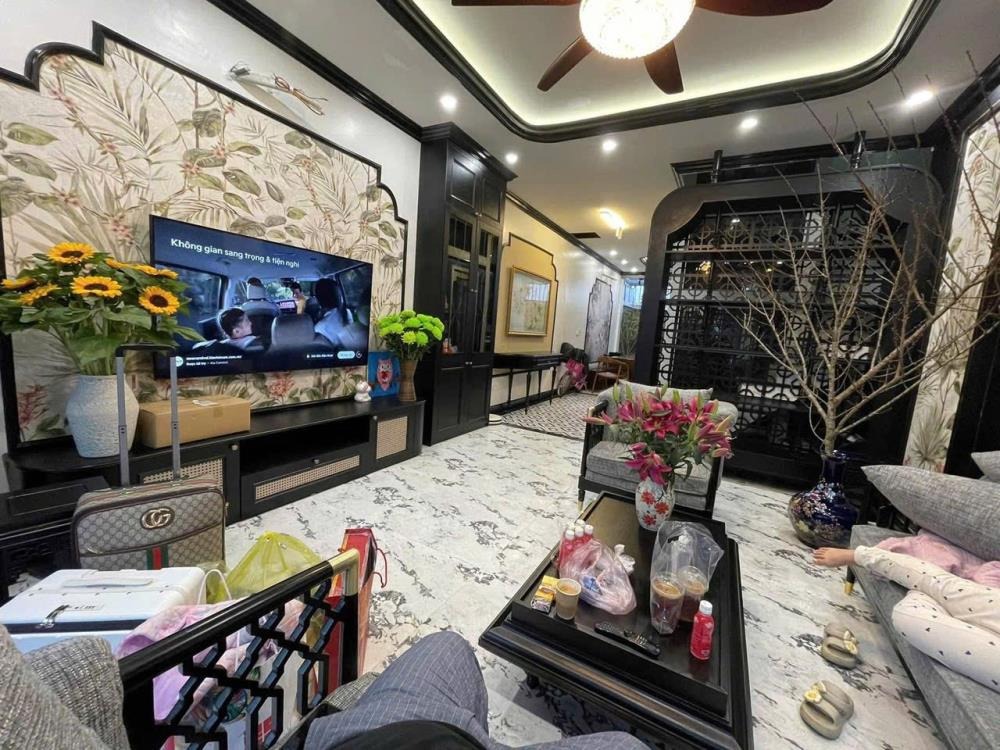 Bán Nhà Phố Miếu Đầm Lô Góc, Ô Tô Vào Nhà, Giá 11 Tỷ