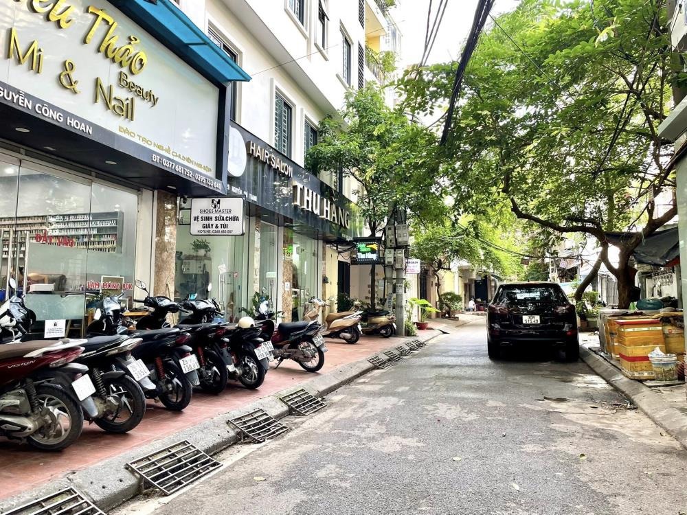 Bán Nhà Nguyễn Chí Thanh 30m2 x 6T, Lô Góc, Giá 8.8 Tỷ