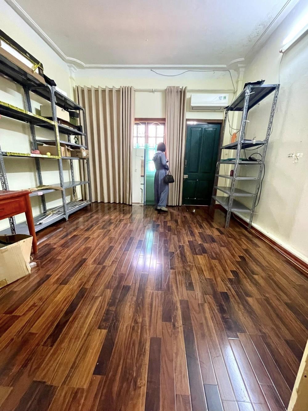 Bán Nhà Nguyễn Chí Thanh 30m2 x 6T, Lô Góc, Giá 8.8 Tỷ