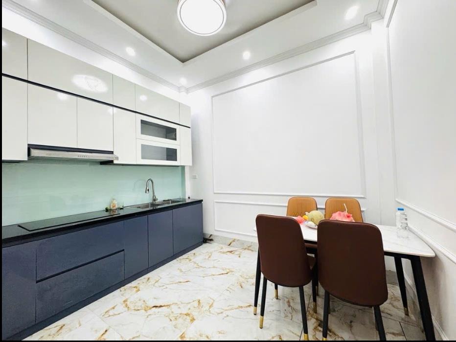 Bán Gấp Hoàng Hoa Thám: Lô Góc 2 Mặt Thoáng, Full Nội Thất, Ô Tô Đỗ Cận Nhà