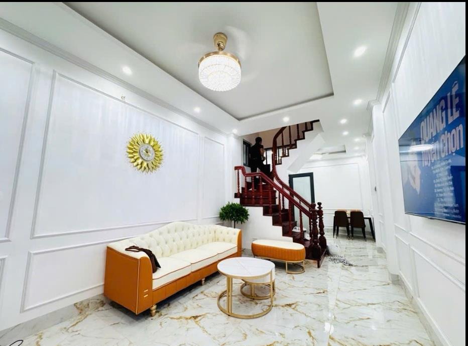 Bán Gấp Hoàng Hoa Thám: Lô Góc 2 Mặt Thoáng, Full Nội Thất, Ô Tô Đỗ Cận Nhà