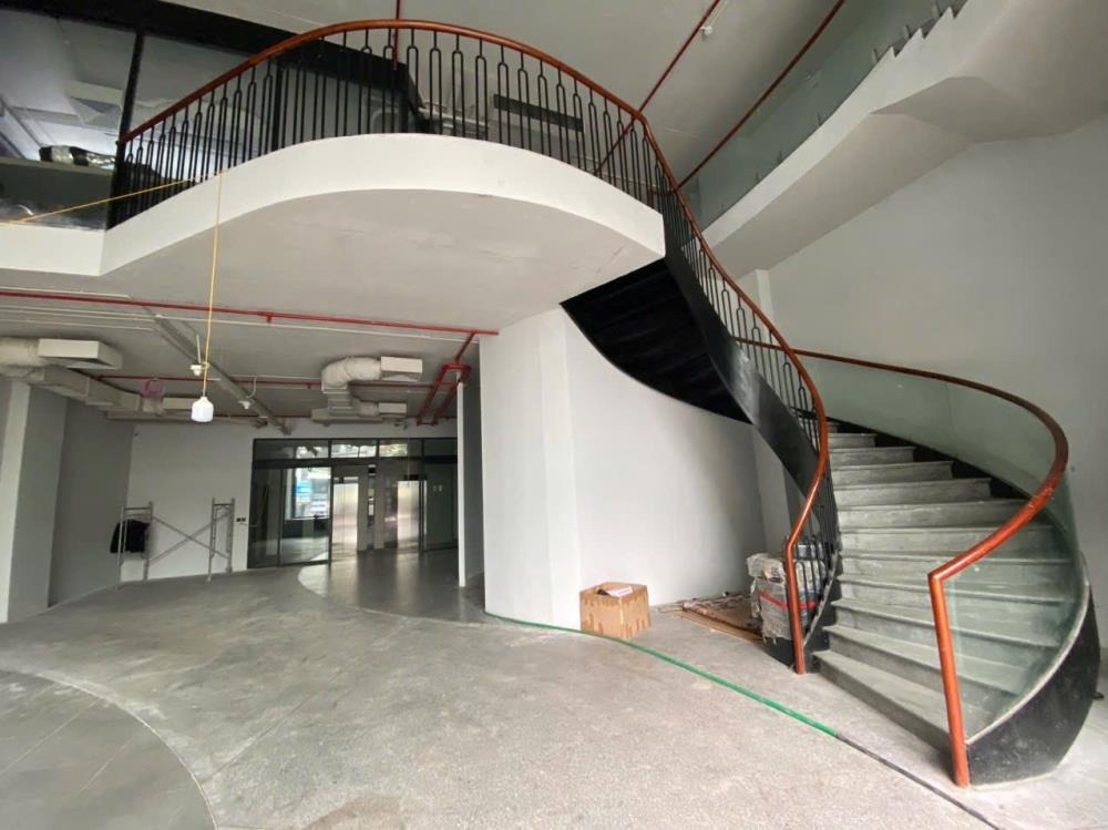 Bán tòa nhà văn phòng 266m2 mặt phố Võ Chí Công, Tây Hồ - Giá 215 tỷ