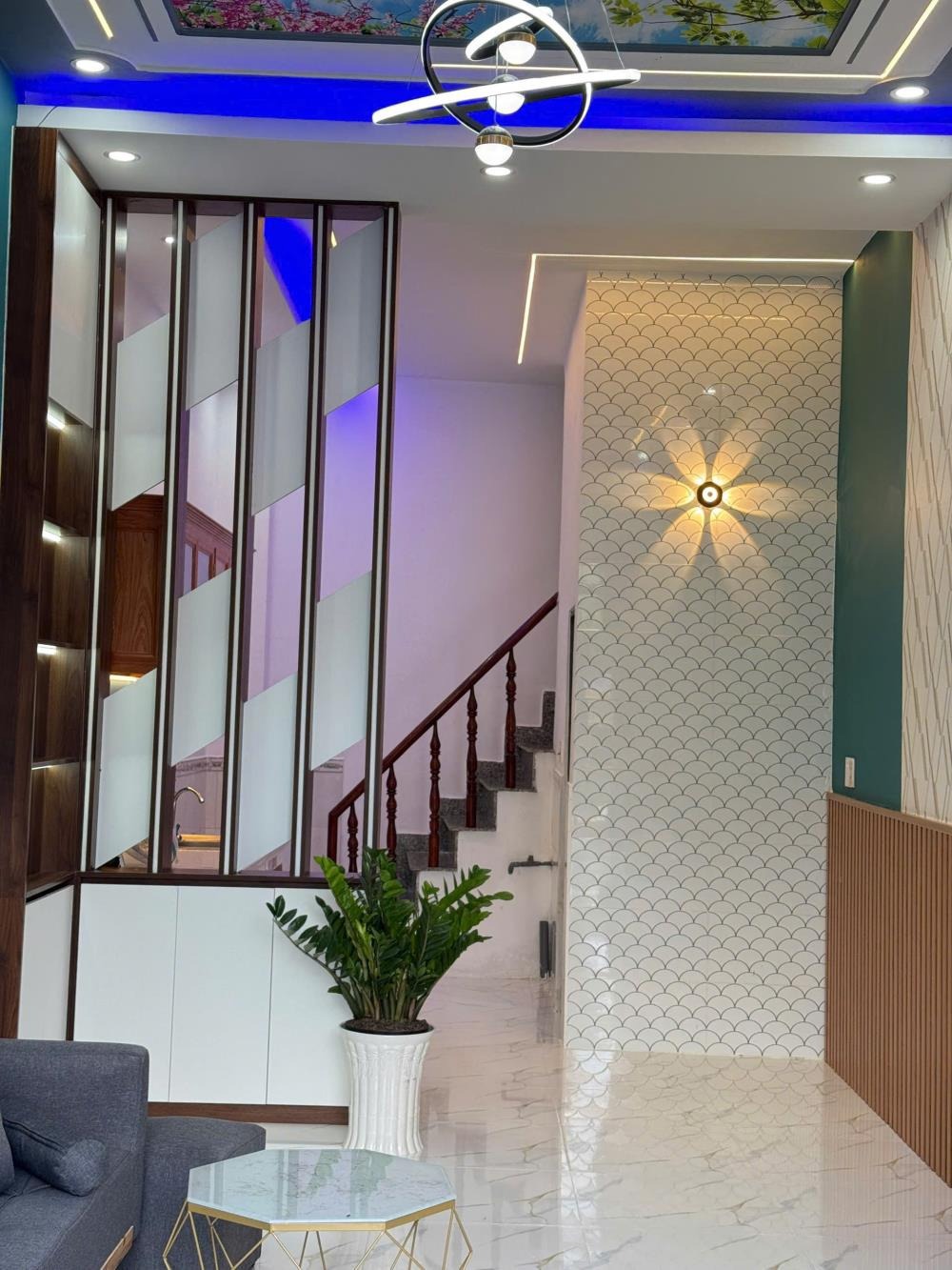 Chính chủ bán nhà mới xây, hẻm ô tô, tặng nội thất tại Xuân Thới Thượng