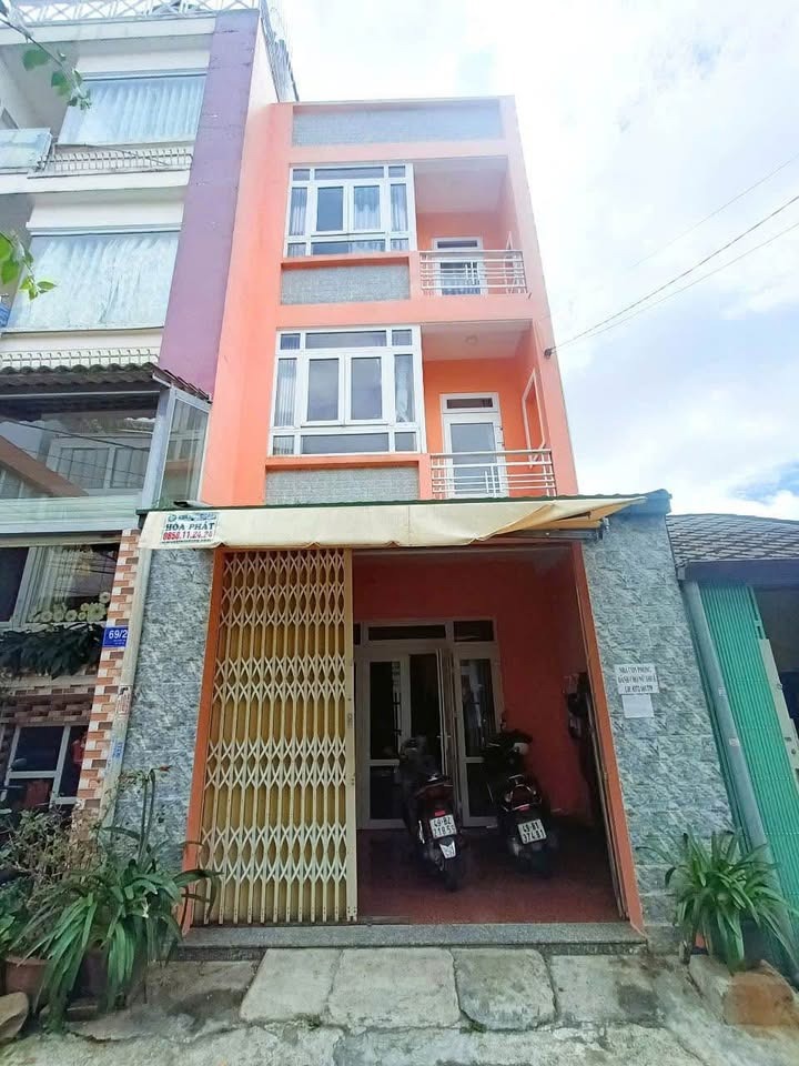 Bán nhà 1 trệt 2 lầu Củ Chi - 90m2, SHR, Giá Tốt