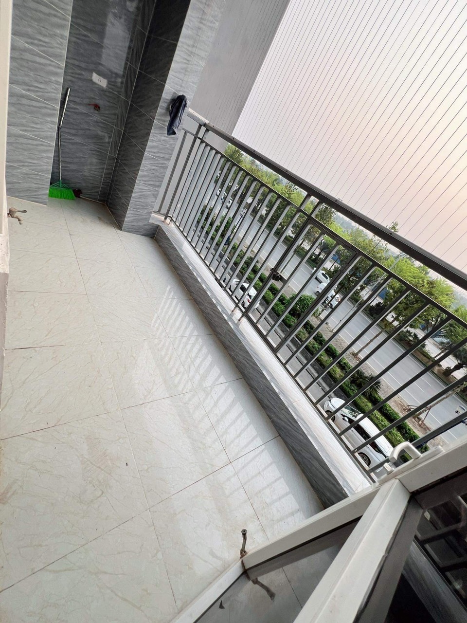 Bán Gấp Căn Chung Cư Góc 2 Mặt Thoáng, Nội Thất Hiện Đại, KĐT Thanh Hà