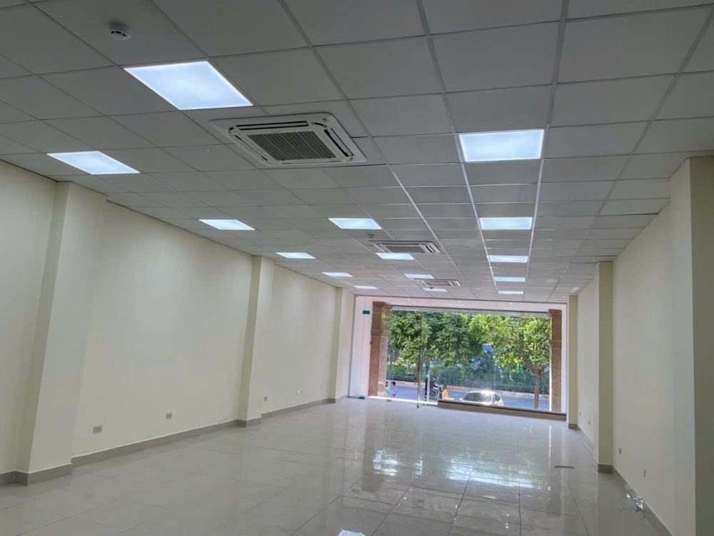 Cho Thuê Nhà Mới Thông Sàn Thang Máy Nguyễn Văn Huyền, Cầu Giấy - 75m2