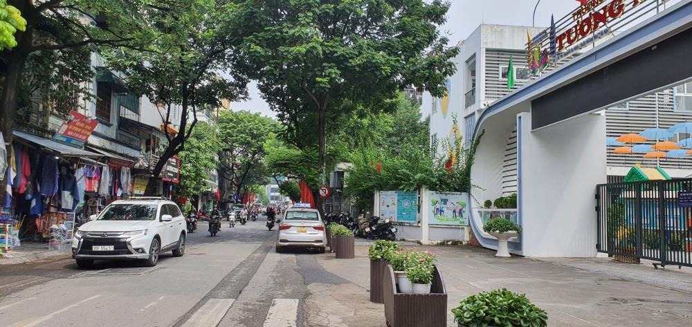 Bán nhà đẹp phố Nguyễn An Ninh, Hoàng Mai - 62m2, Ô tô vào nhà, Giá 13.8 tỷ