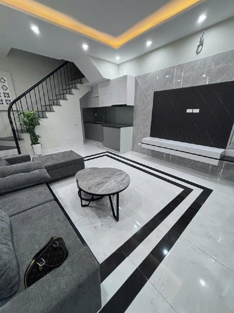 Bán Gấp Nhà Đội Cấn - Ba Đình: 34m2, 10m Ra Phố, Giá 7.75 Tỷ