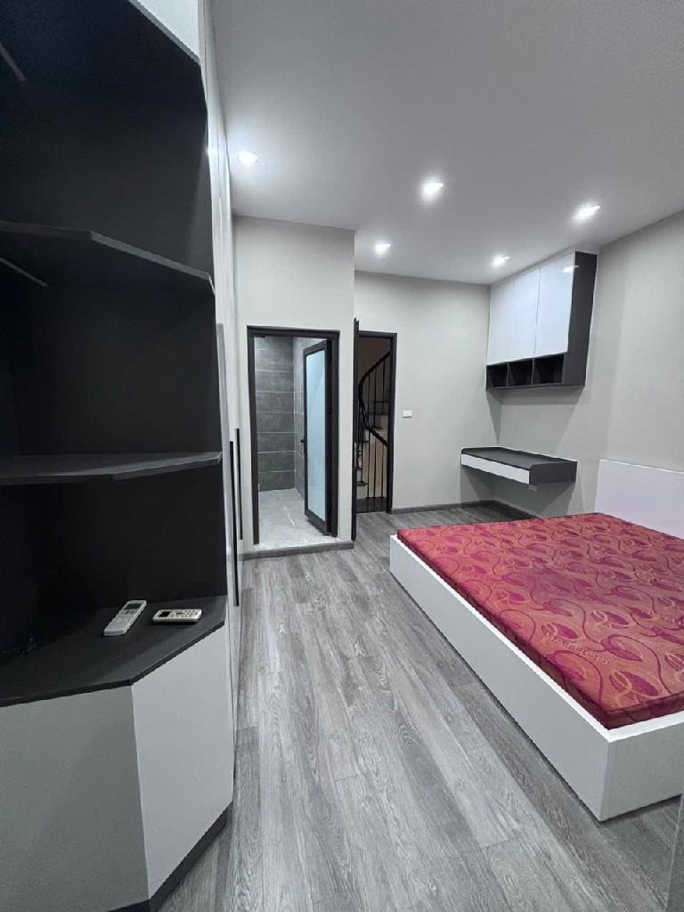 Bán Gấp Nhà Đội Cấn - Ba Đình: 34m2, 10m Ra Phố, Giá 7.75 Tỷ