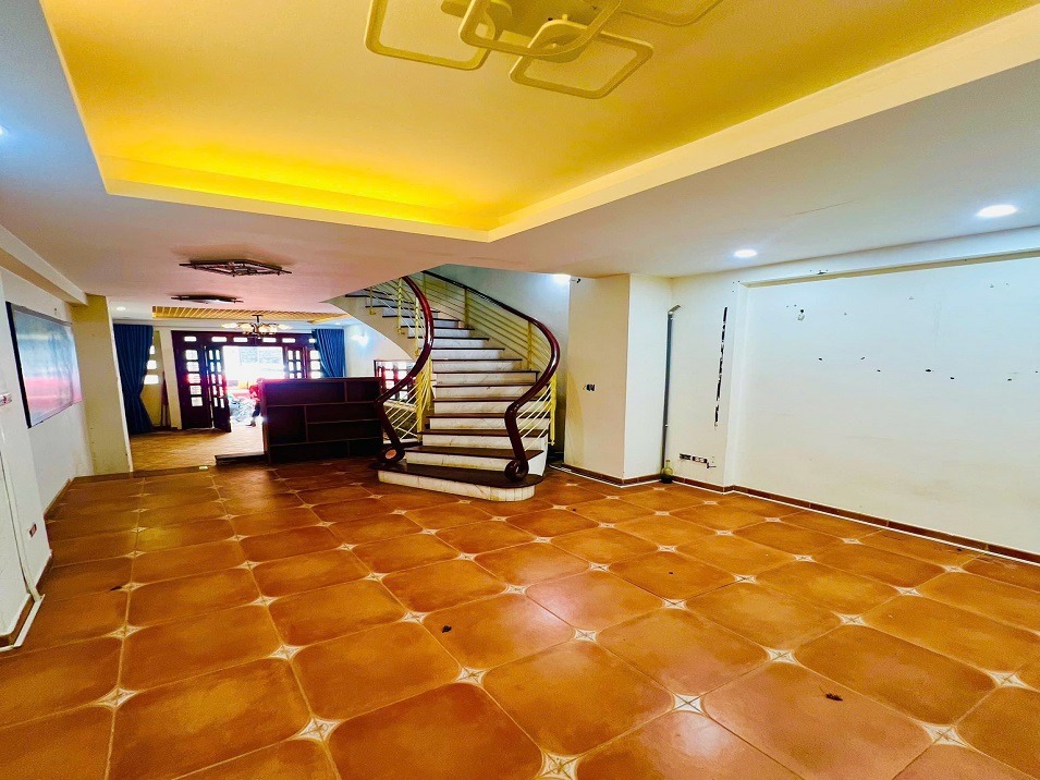 Bán nhà phố Duy Tân, Cầu Giấy - Phân lô - Kinh doanh Sầm Uất - 52m2