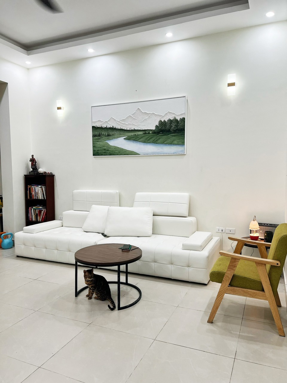 Bán Nhà 85m2 Phố Vũ Ngọc Phan - Vị Trí Đắc Địa, Thông Thoáng, Gần Nhiều Tiện Ích